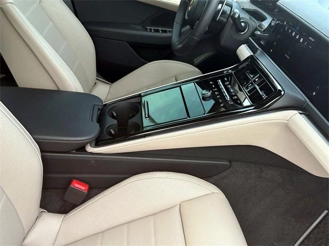2025 Porsche 976 Panamera - Image 8 of 21