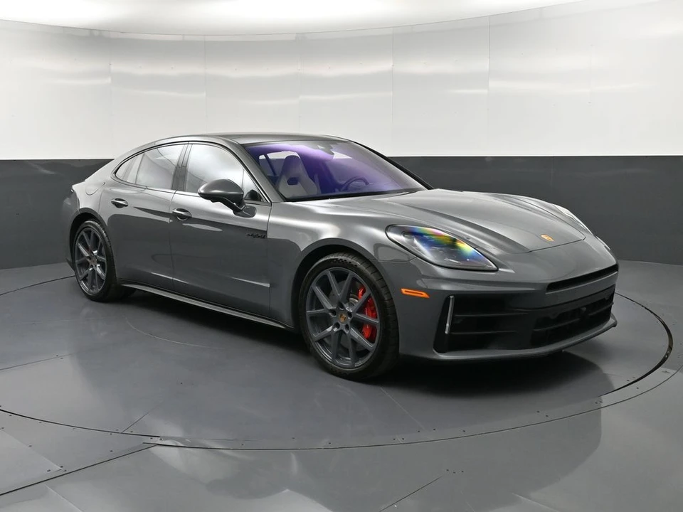 2025 Porsche 976 Panamera - Image 9 of 31