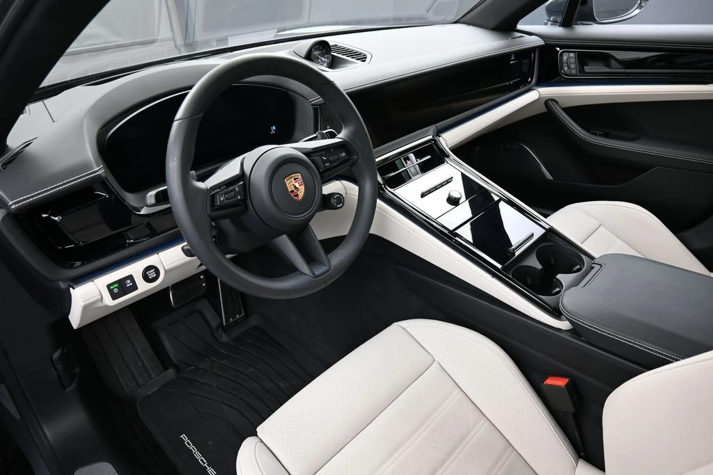 2025 Porsche 976 Panamera - Image 4 of 31