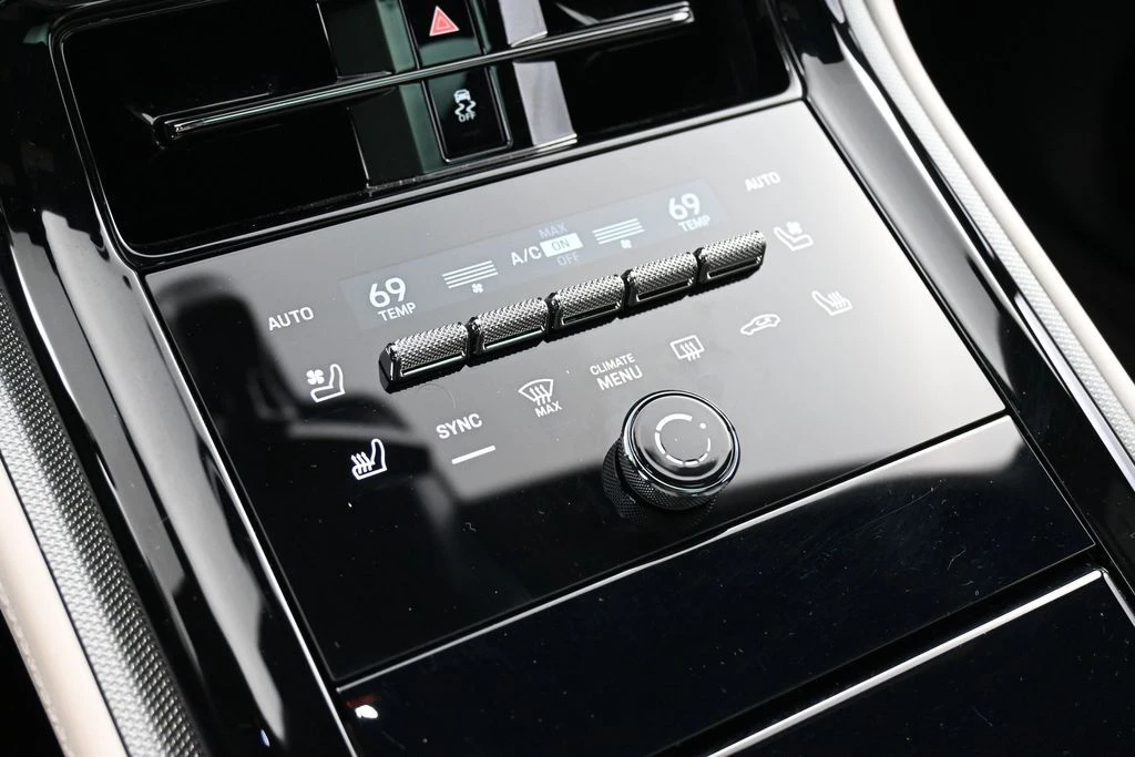 2025 Porsche 976 Panamera - Image 22 of 31