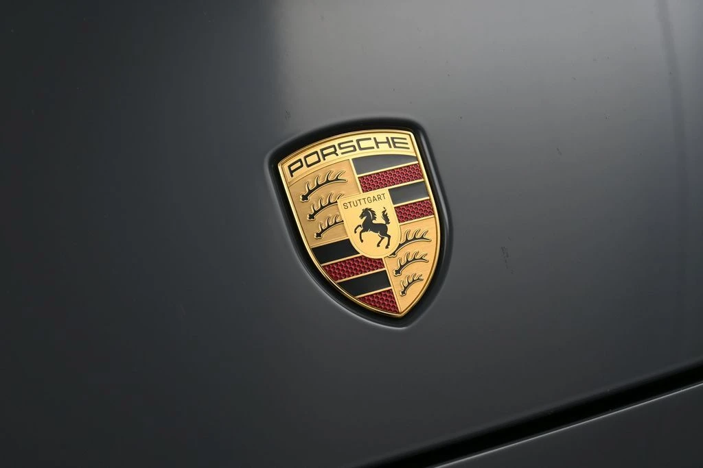 2025 Porsche 976 Panamera - Image 13 of 31