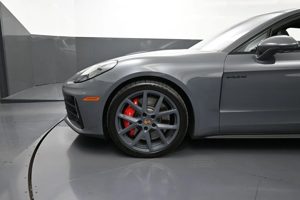2025 Porsche 976 Panamera - Image 11 of 31