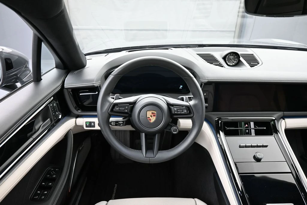 2025 Porsche 976 Panamera - Image 17 of 31