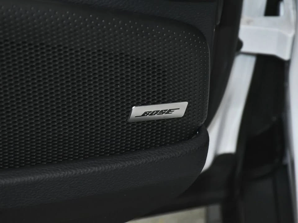 2025 Porsche 976 Panamera - Image 10 of 20