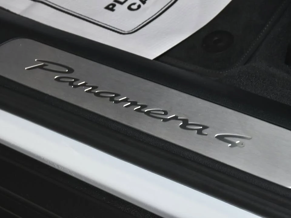 2025 Porsche 976 Panamera - Image 11 of 20
