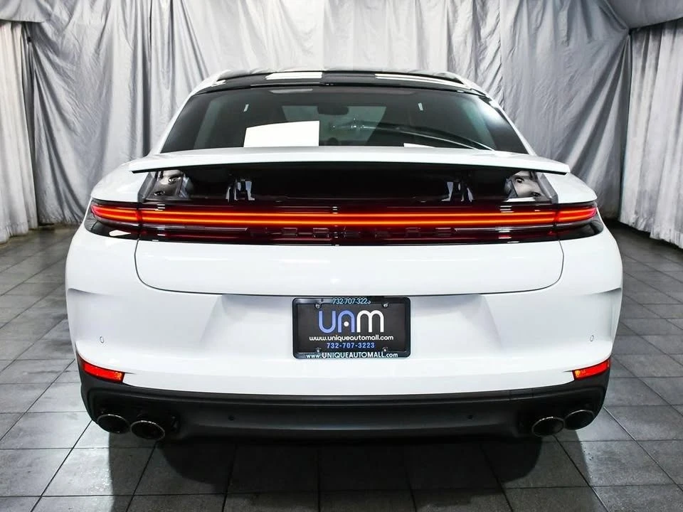 2025 Porsche 976 Panamera - Image 4 of 20
