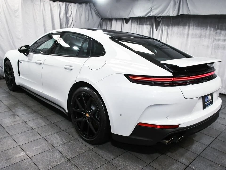 2025 Porsche 976 Panamera - Image 3 of 20