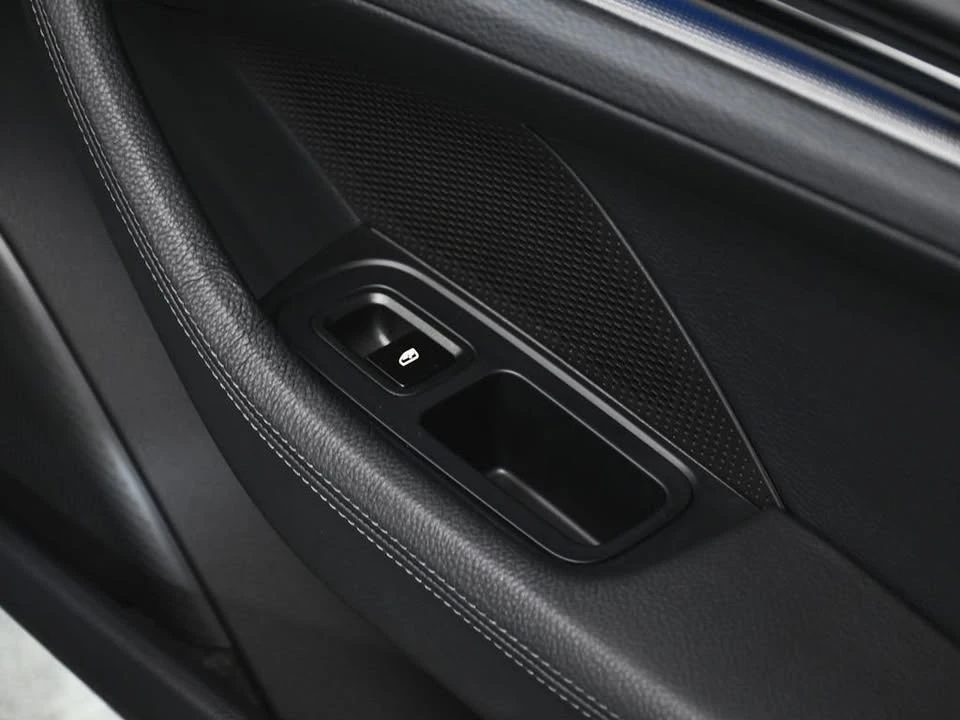 2025 Porsche 976 Panamera - Image 18 of 20