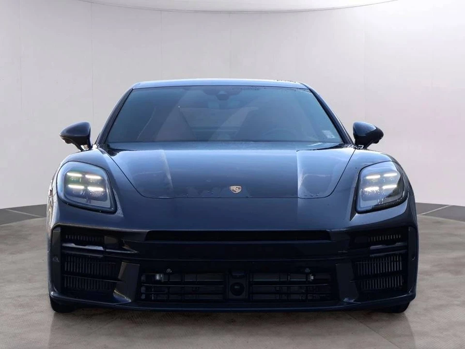 2025 Porsche 976 Panamera - Image 2 of 5
