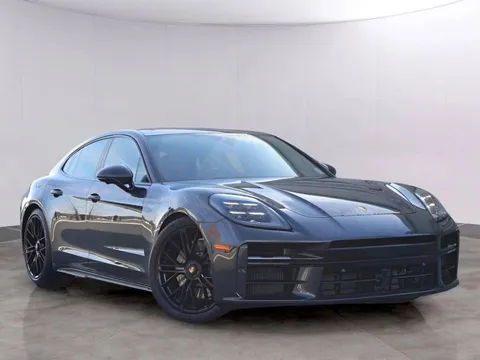 2025 Porsche Panamera GTS