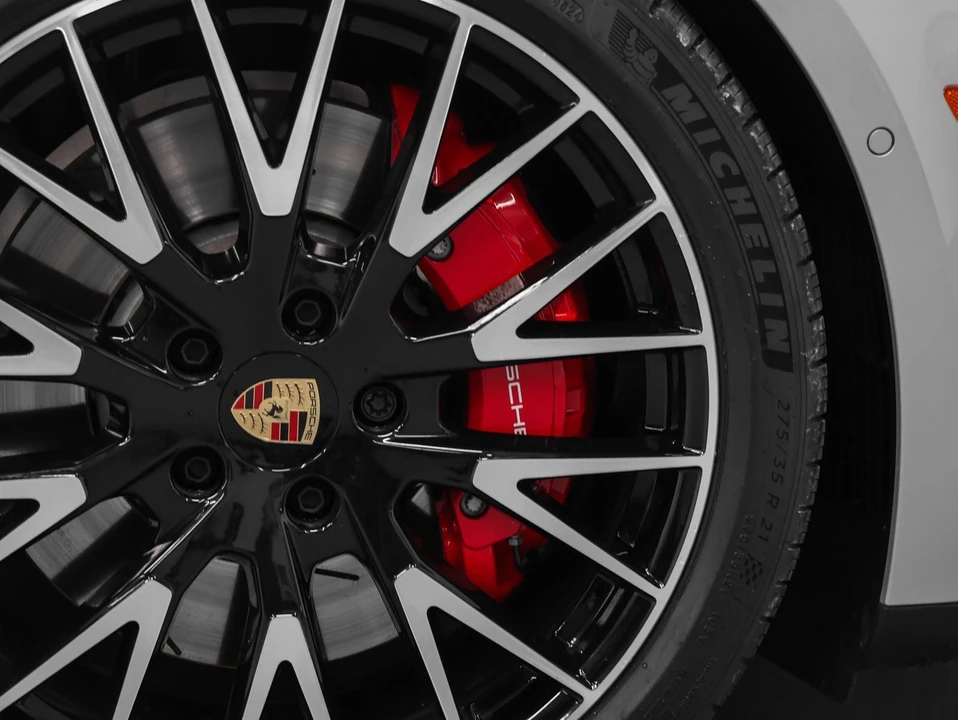 2025 Porsche Panamera - Image 15 of 31