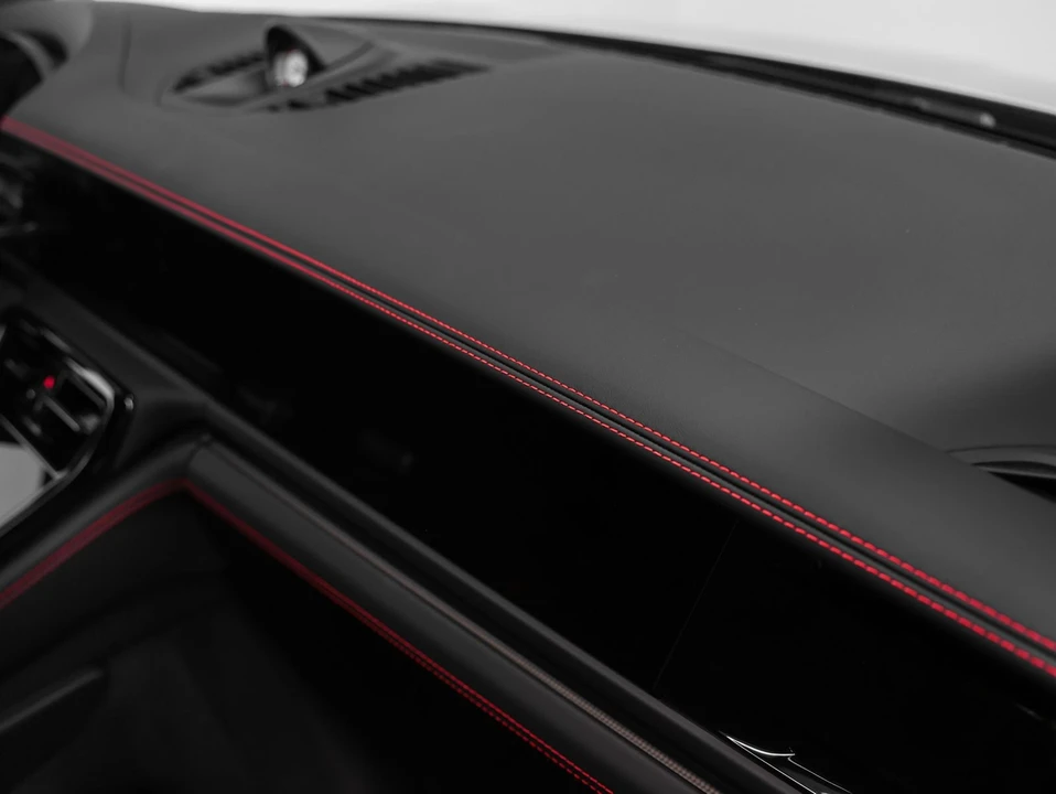 2025 Porsche Panamera - Image 23 of 31