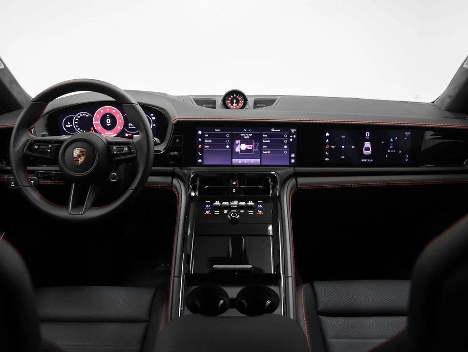 2025 Porsche Panamera - Image 31 of 31