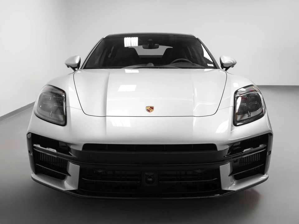 2025 Porsche Panamera - Image 8 of 31