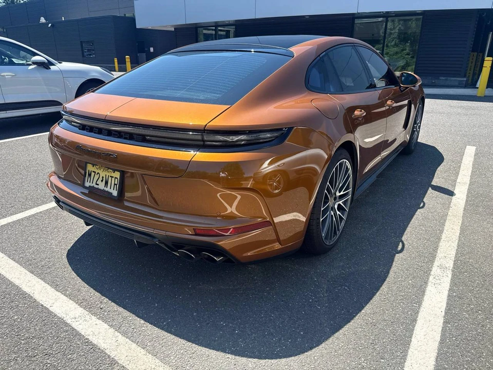 2025 Porsche 976 Panamera - Image 3 of 4
