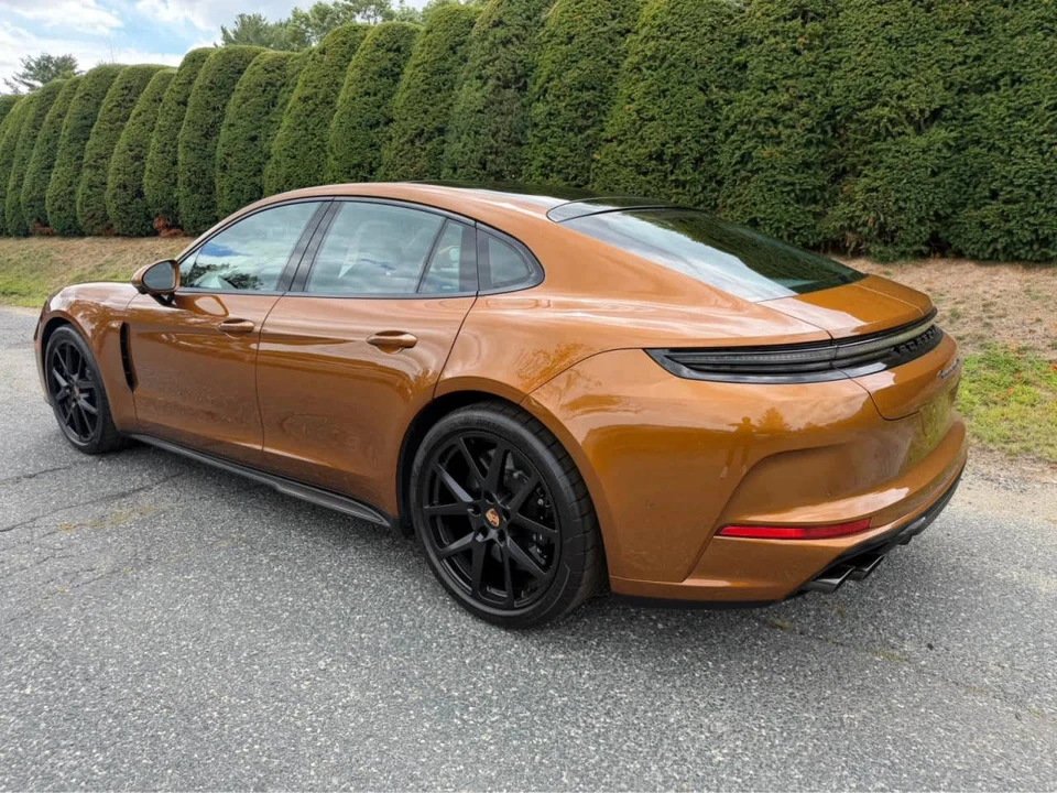 2025 Porsche 976 Panamera - Image 3 of 4