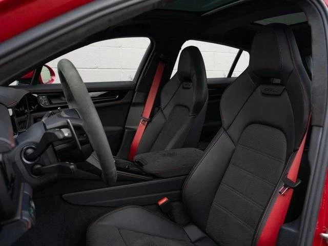 2025 Porsche 976 Panamera - Image 4 of 5