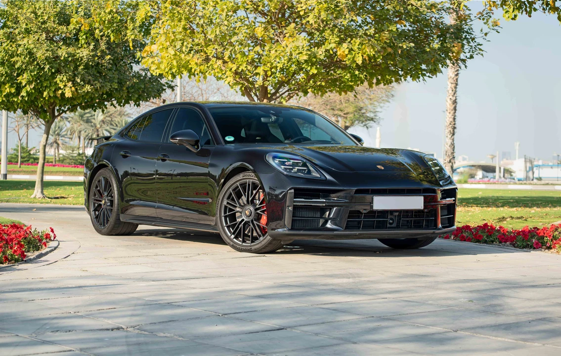 2025 Porsche Panamera - Image 15 of 31