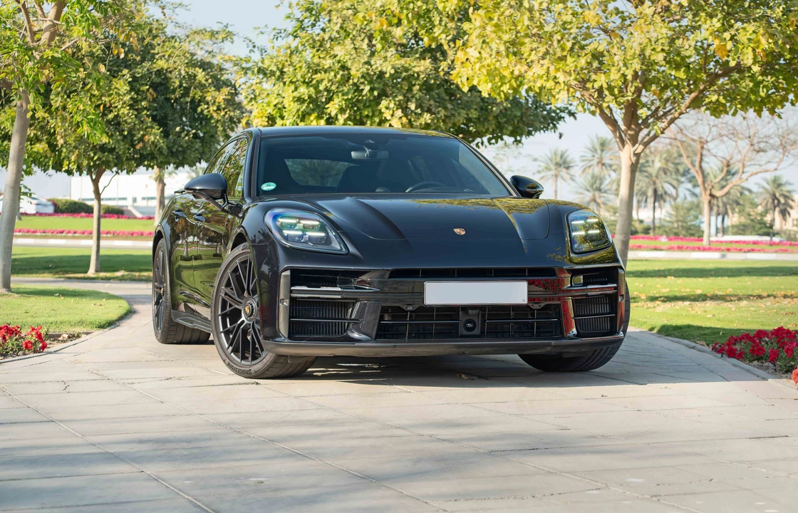 2025 Porsche Panamera - Image 16 of 31
