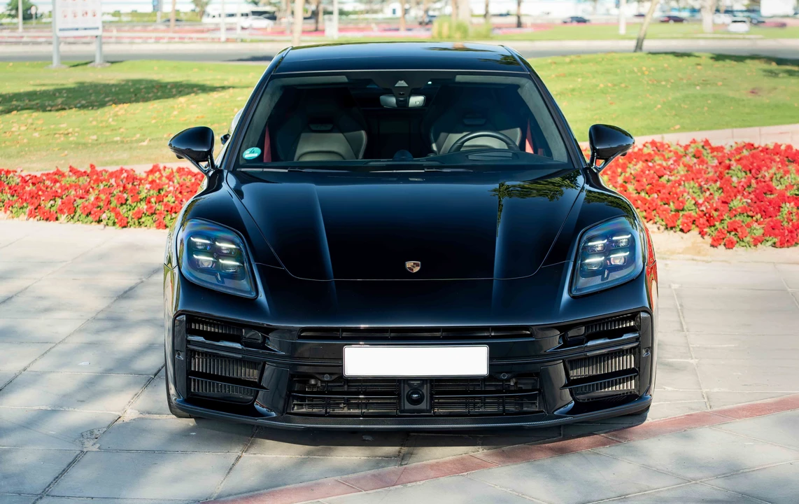 2025 Porsche Panamera - Image 12 of 31