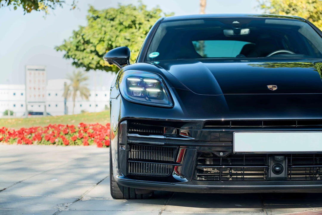 2025 Porsche Panamera - Image 28 of 31