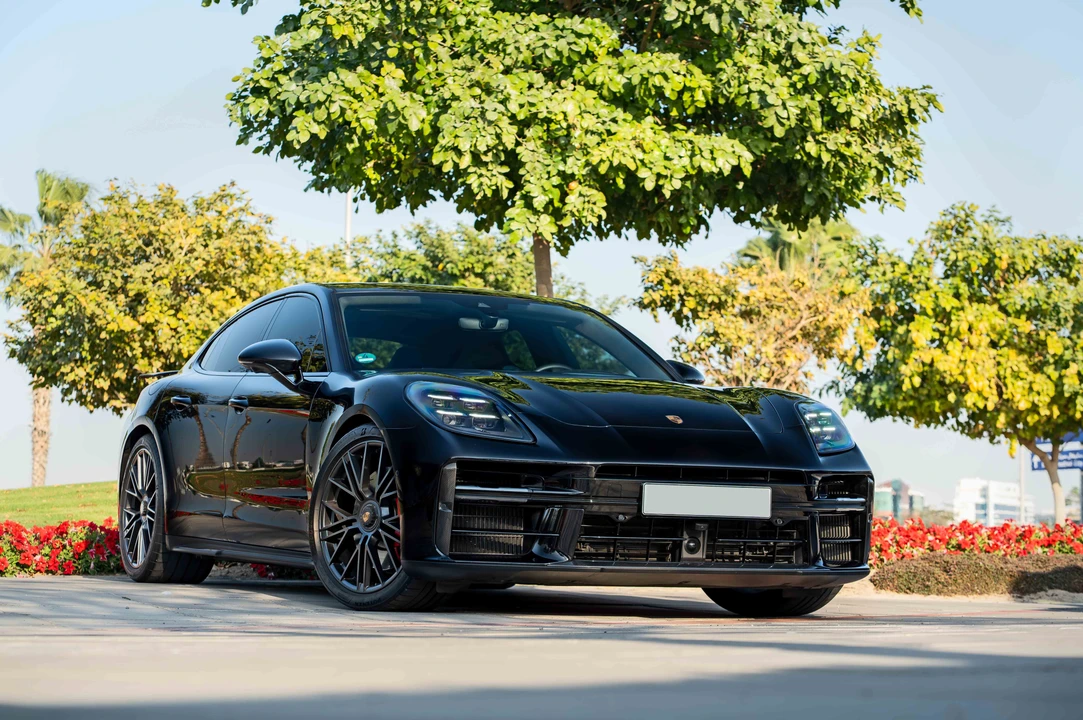 2025 Porsche Panamera - Image 9 of 31