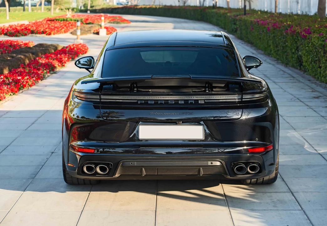 2025 Porsche Panamera - Image 24 of 31