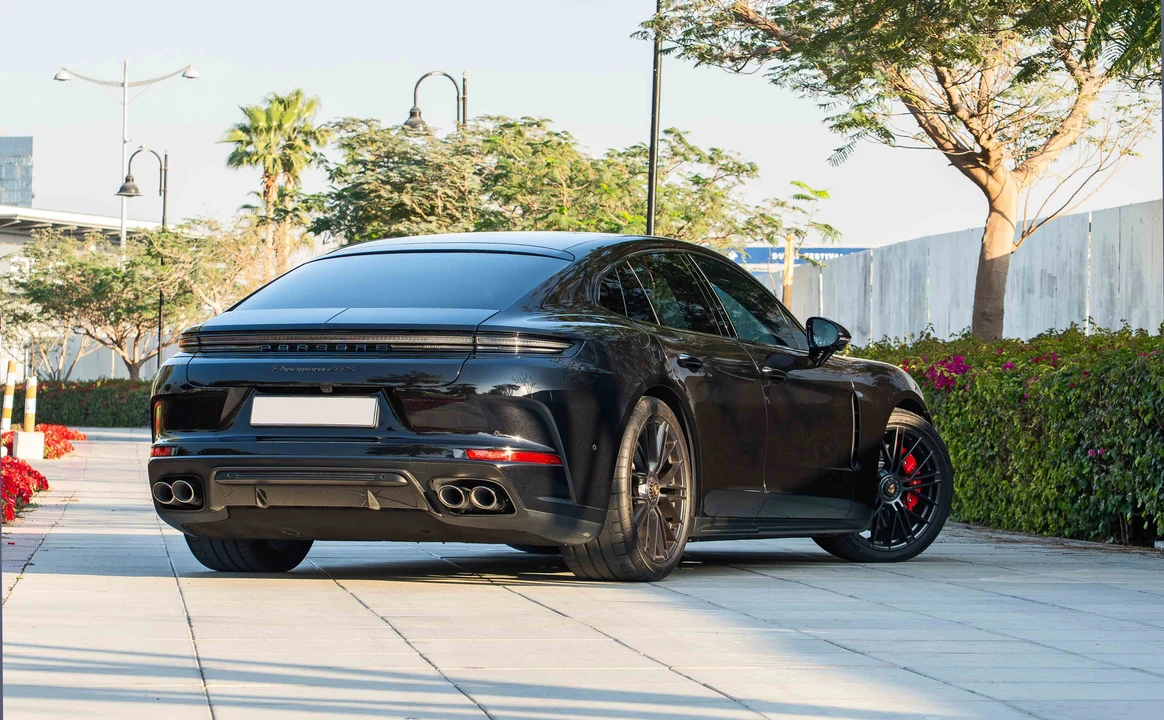 2025 Porsche Panamera - Image 21 of 31