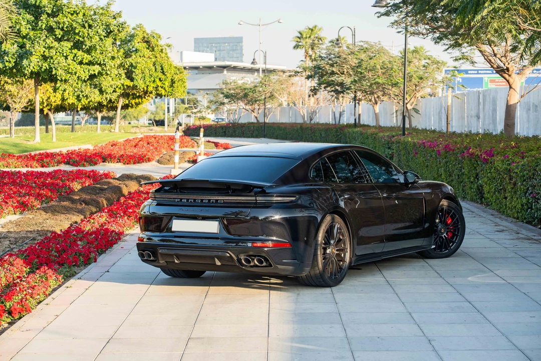 2025 Porsche Panamera - Image 22 of 31