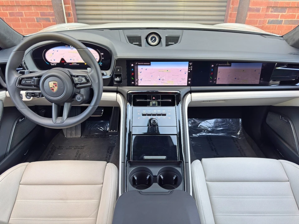 2025 Porsche Panamera - Image 13 of 31