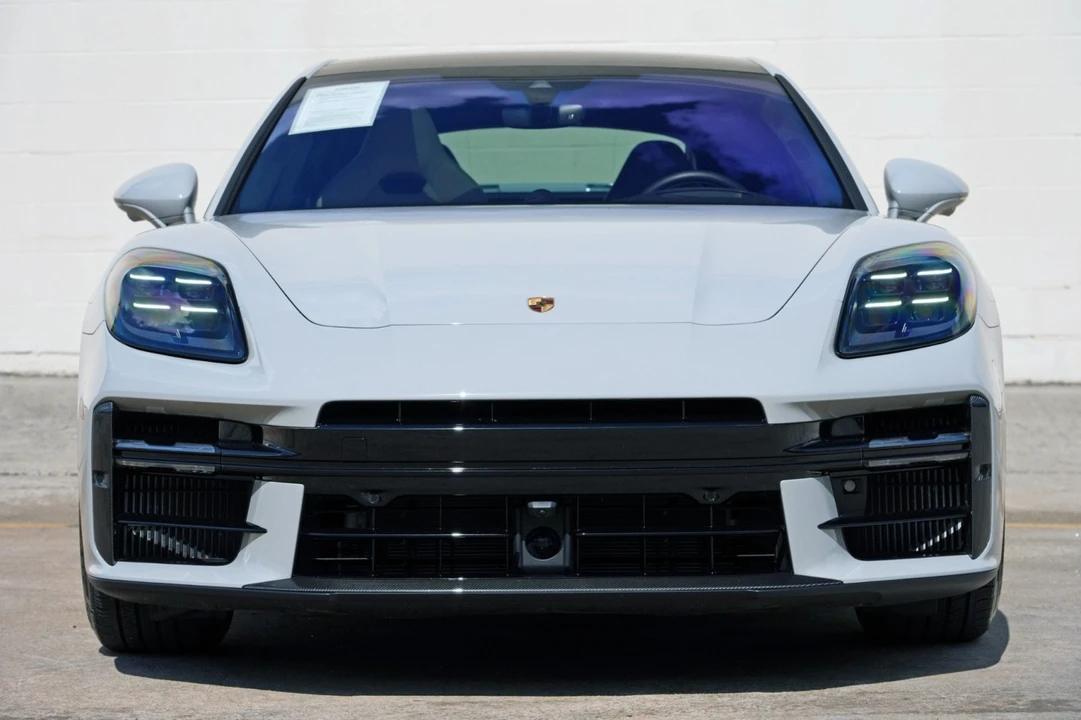 2025 Porsche Panamera - Image 7 of 31