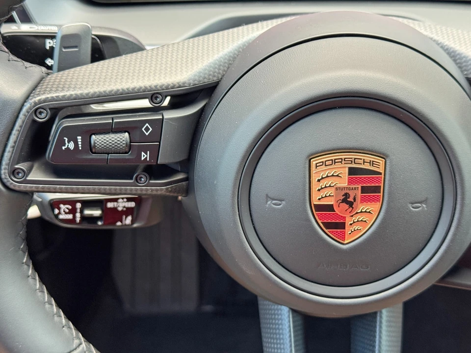 2025 Porsche Panamera - Image 22 of 31