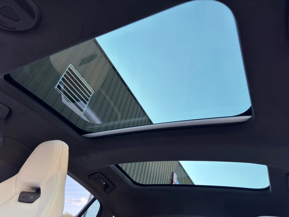 2025 Porsche Panamera - Image 12 of 31