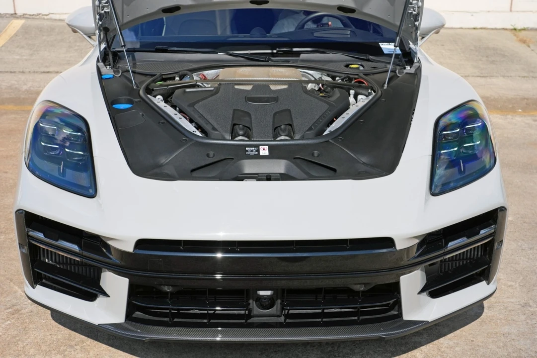 2025 Porsche Panamera - Image 8 of 31