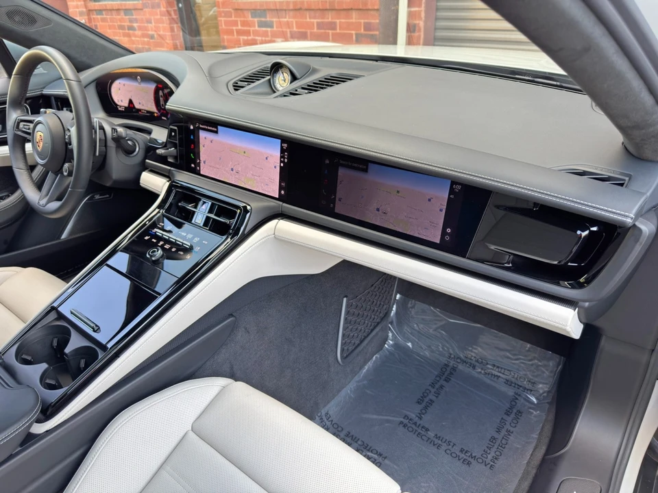 2025 Porsche Panamera - Image 15 of 31