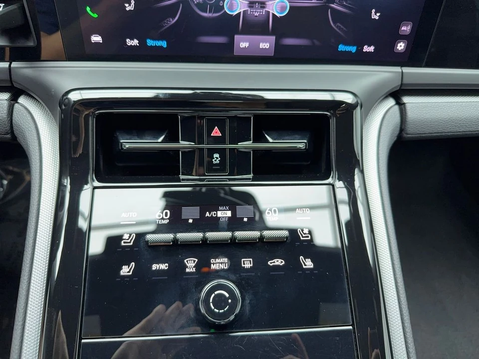 2025 Porsche 976 Panamera - Image 26 of 31