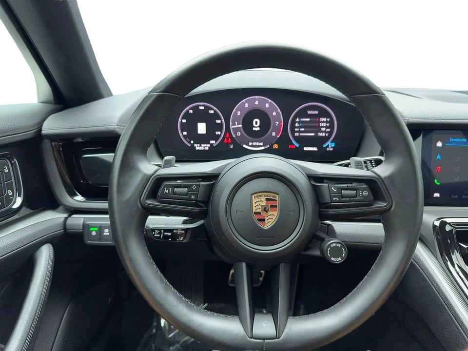 2025 Porsche 976 Panamera - Image 19 of 31