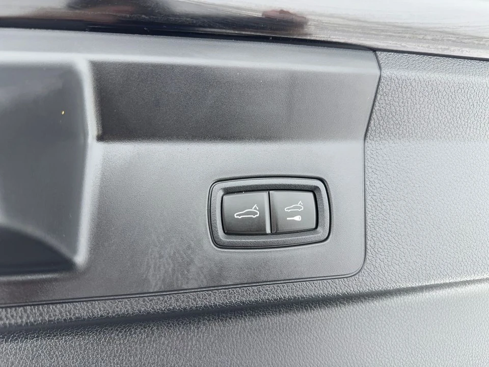 2025 Porsche 976 Panamera - Image 14 of 31