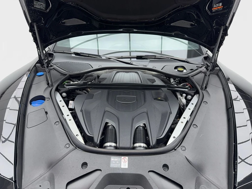 2025 Porsche 976 Panamera - Image 12 of 31