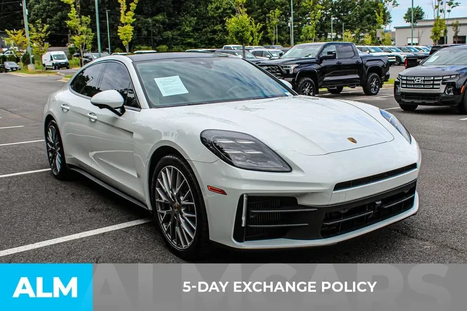 2025 Porsche 976 Panamera - Image 3 of 20