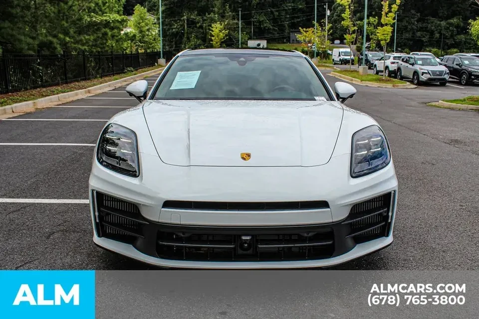 2025 Porsche 976 Panamera - Image 9 of 20