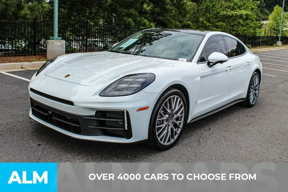 2025 Porsche 976 Panamera - Image 2 of 20
