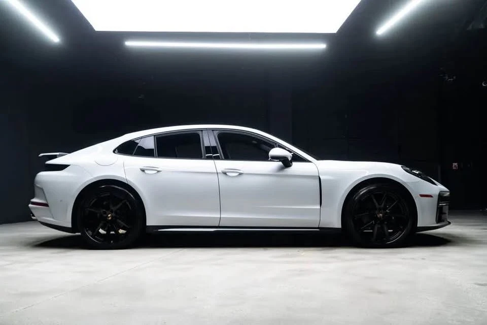2025 Porsche 976 Panamera - Image 3 of 7
