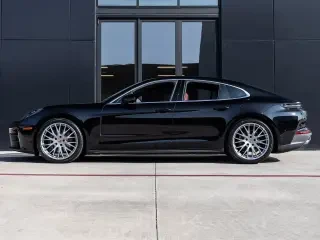 2025 Porsche 976 Panamera - Image 2 of 4