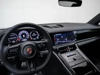 2025 Porsche 976 Panamera - Image 4 of 4