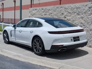 2025 Porsche 976 Panamera - Image 3 of 4