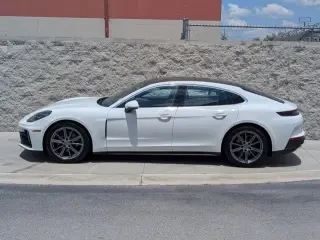 2025 Porsche 976 Panamera - Image 2 of 4