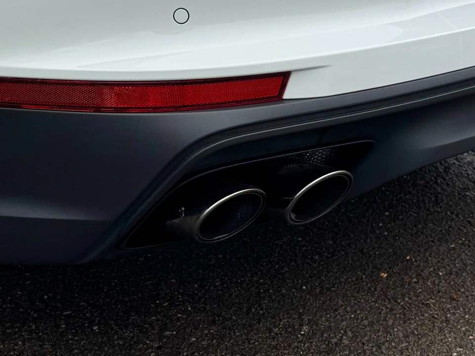 2025 Porsche 976 Panamera - Image 19 of 21