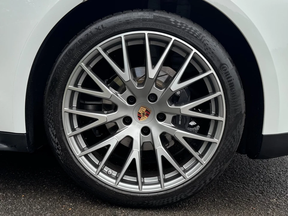 2025 Porsche 976 Panamera - Image 11 of 21