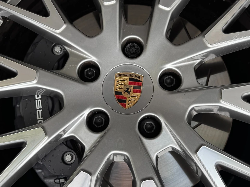 2025 Porsche 976 Panamera - Image 15 of 21